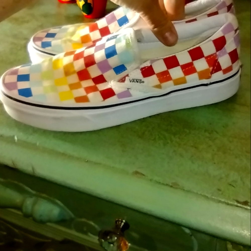 Sz 6 women's funky VANS